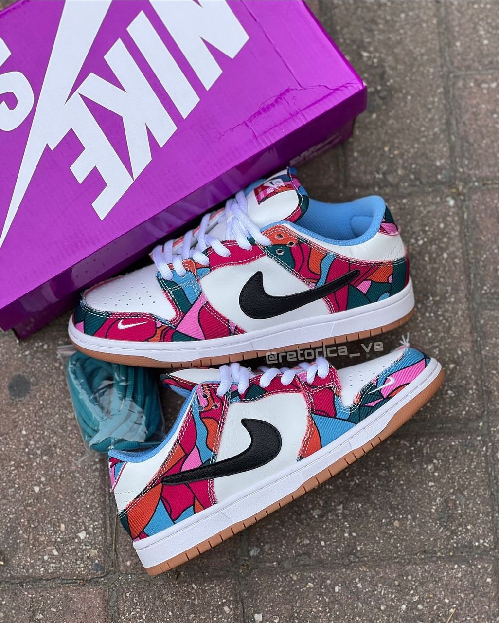 Nike SB Dunk Low